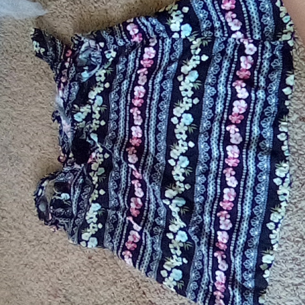Selling a cute tank top